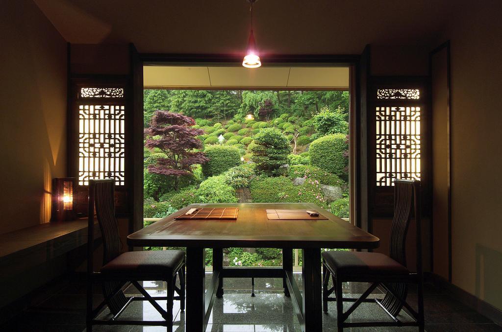 Kounkaku Hotel Nihonmatsu Buitenkant foto